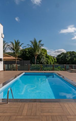 Casa à venda com 490m², 5 quartos e 8 vagas Casa à venda com 490m², 5 quartos e 8 vagasPiscina