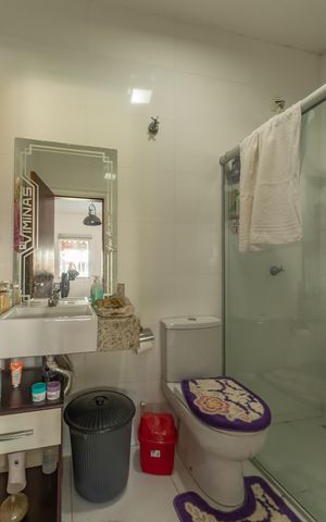 Casa à venda com 490m², 5 quartos e 8 vagas Casa à venda com 490m², 5 quartos e 8 vagasBanheiro Social - Casa 2