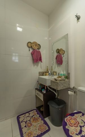 Casa à venda com 490m², 5 quartos e 8 vagas Casa à venda com 490m², 5 quartos e 8 vagasBanheiro Social - Casa 2