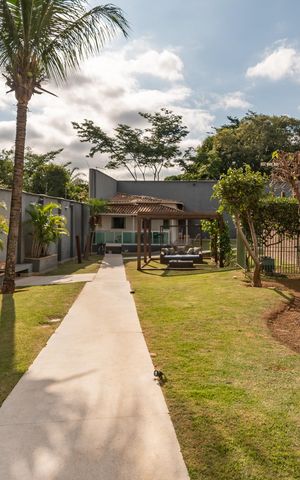 Casa à venda com 490m², 5 quartos e 8 vagas Casa à venda com 490m², 5 quartos e 8 vagasQuintal
