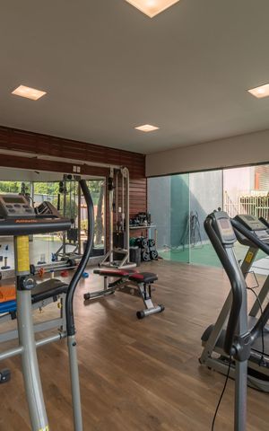Casa à venda com 490m², 5 quartos e 8 vagas Casa à venda com 490m², 5 quartos e 8 vagasAcademia