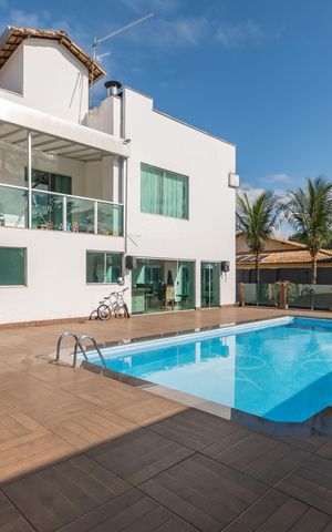 Casa à venda com 490m², 5 quartos e 8 vagas Casa à venda com 490m², 5 quartos e 8 vagasPiscina
