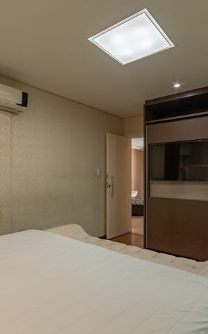 Casa à venda com 490m², 5 quartos e 8 vagas Casa à venda com 490m², 5 quartos e 8 vagasSuíte 1