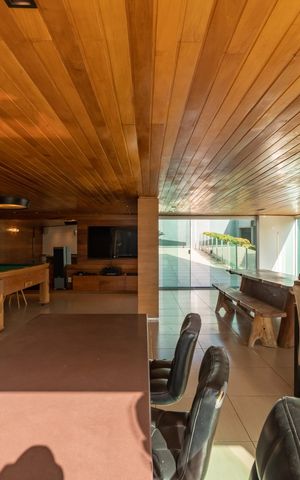 Casa à venda com 490m², 5 quartos e 8 vagas Casa à venda com 490m², 5 quartos e 8 vagasÁrea Comum - Sala de Jogos