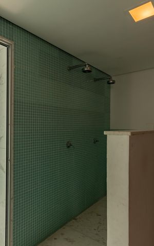 Casa à venda com 490m², 5 quartos e 8 vagas Casa à venda com 490m², 5 quartos e 8 vagasSauna