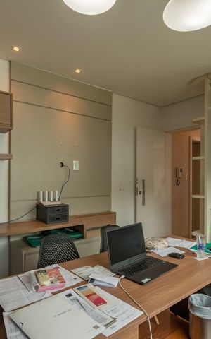 Casa à venda com 490m², 5 quartos e 8 vagas Casa à venda com 490m², 5 quartos e 8 vagasQuarto 1