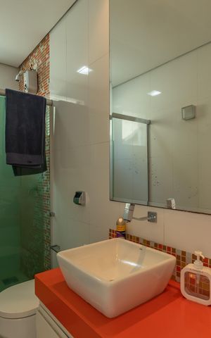 Casa à venda com 490m², 5 quartos e 8 vagas Casa à venda com 490m², 5 quartos e 8 vagasBanheiro Social