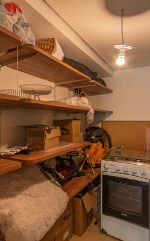 Casa à venda com 490m², 5 quartos e 8 vagas Casa à venda com 490m², 5 quartos e 8 vagasÁrea Comum - Sala de Jogos