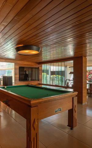 Casa à venda com 490m², 5 quartos e 8 vagas Casa à venda com 490m², 5 quartos e 8 vagasÁrea Comum - Sala de Jogos