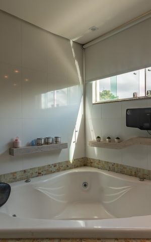 Casa à venda com 490m², 5 quartos e 8 vagas Casa à venda com 490m², 5 quartos e 8 vagasBanheiro Suíte 1