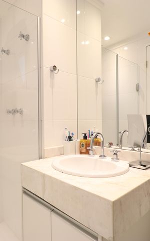 Apartamento à venda com 189m², 3 quartos e 2 vagasBanheiro da Suíte