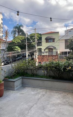Casa para alugar com 150m², 2 quartos e 1 vaga Casa para alugar com 150m², 2 quartos e 1 vagaVaranda