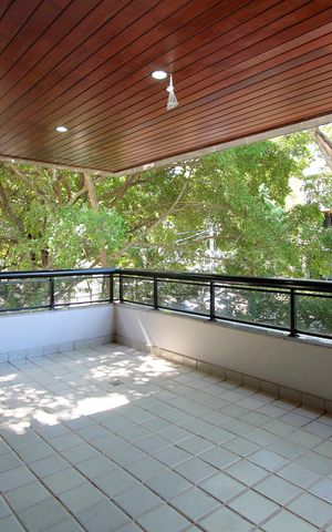 Apartamento à venda com 142m², 3 quartos e 2 vagas Apartamento à venda com 142m², 3 quartos e 2 vagasVaranda Sala