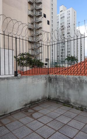 Casa à venda com 200m², 3 quartos e 2 vagasVaranda - Quartos 1 e 2
