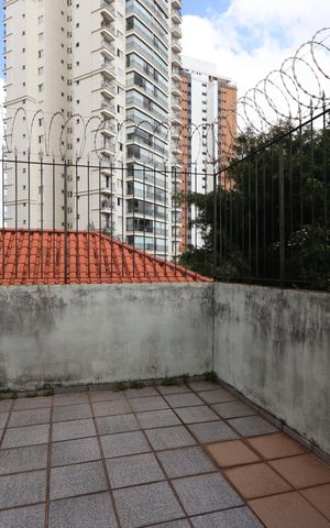 Casa à venda com 200m², 3 quartos e 2 vagasVaranda - Quartos 1 e 2