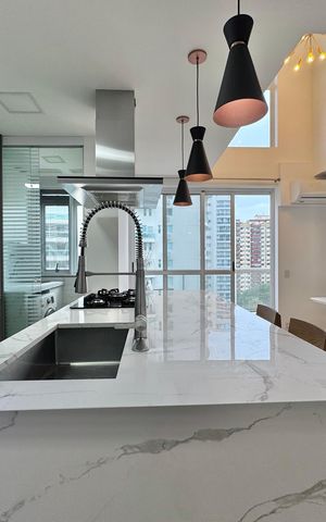 Apartamento à venda com 135m², 3 quartos e 2 vagas Apartamento à venda com 135m², 3 quartos e 2 vagasCozinha e Área de Serviço