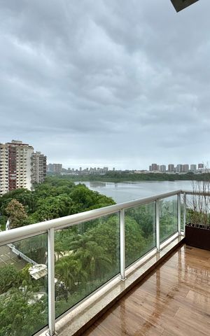 Apartamento à venda com 135m², 3 quartos e 2 vagas Apartamento à venda com 135m², 3 quartos e 2 vagasVaranda