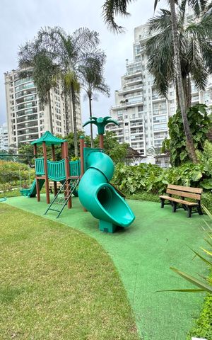 Apartamento à venda com 135m², 3 quartos e 2 vagas Apartamento à venda com 135m², 3 quartos e 2 vagasÁrea comum