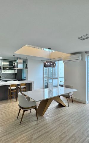 Apartamento à venda com 135m², 3 quartos e 2 vagas Apartamento à venda com 135m², 3 quartos e 2 vagasSala