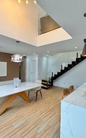 Apartamento à venda com 135m², 3 quartos e 2 vagas Apartamento à venda com 135m², 3 quartos e 2 vagasSala