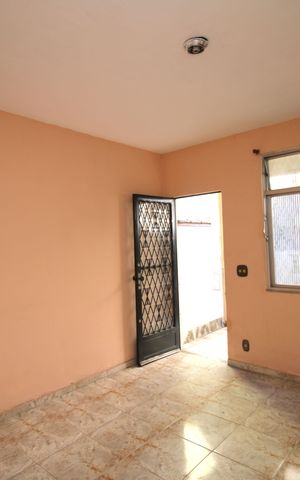 Casa à venda com 81m², 2 quartos e 1 vagaSala