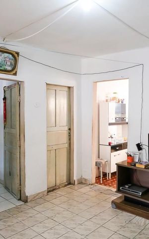 Casa à venda com 200m², 2 quartos e 2 vagasSala