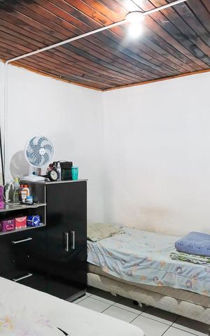Casa à venda com 200m², 2 quartos e 2 vagasQuarto