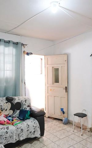 Casa à venda com 200m², 2 quartos e 2 vagasSala