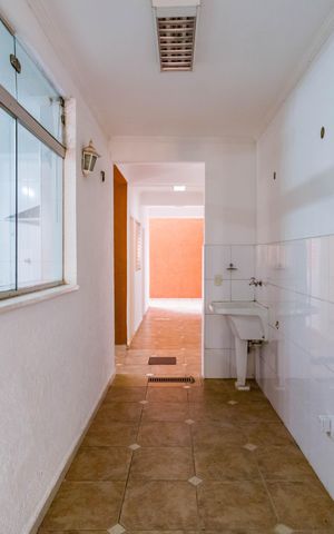 Casa para alugar com 550m², 4 quartos e 4 vagas Casa para alugar com 550m², 4 quartos e 4 vagasÁrea de Serviço