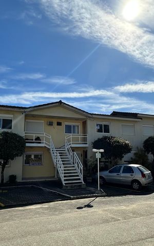Casa de condomínio para alugar com 55m², 2 quartos e 1 vaga Casa de condomínio para alugar com 55m², 2 quartos e 1 vagaFachada