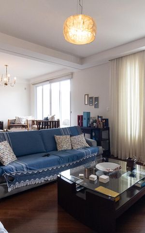 Casa à venda com 600m², 3 quartos e 7 vagas Casa à venda com 600m², 3 quartos e 7 vagasSala