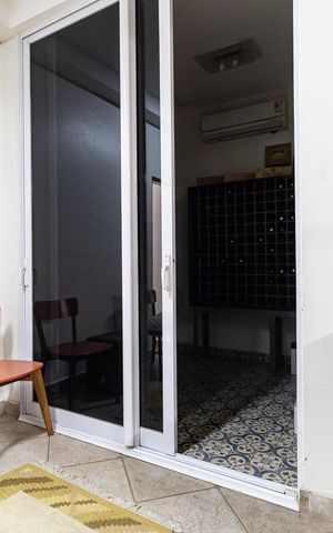 Casa à venda com 600m², 3 quartos e 7 vagas Casa à venda com 600m², 3 quartos e 7 vagasAdega do Salão da Garagem