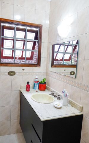 Casa à venda com 300m², 4 quartos e 2 vagas Casa à venda com 300m², 4 quartos e 2 vagasBanheiro da Suíte 2