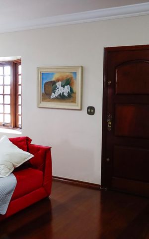 Casa à venda com 300m², 4 quartos e 2 vagas Casa à venda com 300m², 4 quartos e 2 vagasSala