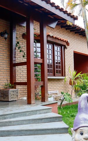 Casa à venda com 300m², 4 quartos e 2 vagas Casa à venda com 300m², 4 quartos e 2 vagasÁrea comum