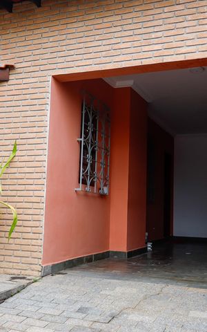 Casa à venda com 300m², 4 quartos e 2 vagas Casa à venda com 300m², 4 quartos e 2 vagasGaragem