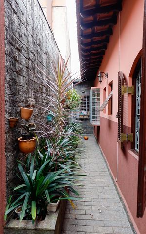 Casa à venda com 300m², 4 quartos e 2 vagas Casa à venda com 300m², 4 quartos e 2 vagasCorredor