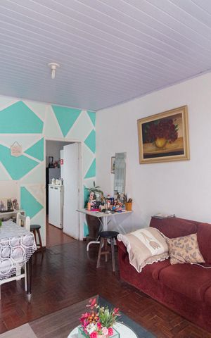 Casa à venda com 341m², 2 quartos e 5 vagasSala