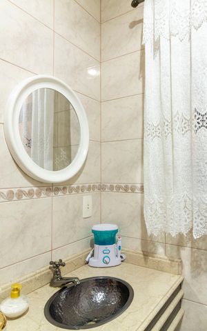 Casa à venda com 380m², 4 quartos e 7 vagas Casa à venda com 380m², 4 quartos e 7 vagasBanheiro