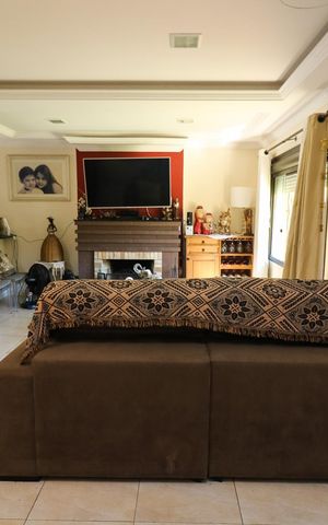 Casa para alugar com 308m², 3 quartos e 4 vagas Casa para alugar com 308m², 3 quartos e 4 vagasSala