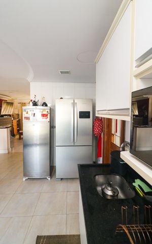 Casa para alugar com 308m², 3 quartos e 4 vagas Casa para alugar com 308m², 3 quartos e 4 vagasCozinha