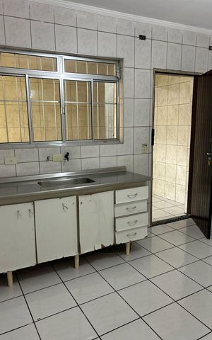 Casa à venda com 160m², 3 quartos e 4 vagas
