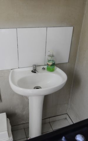 Casa à venda com 360m², 8 quartos e sem vaga Casa à venda com 360m², 8 quartos e sem vagaCasa 2 - Banheiro