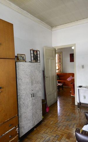 Casa à venda com 360m², 8 quartos e sem vaga Casa à venda com 360m², 8 quartos e sem vagaCasa 2 - Quarto 1