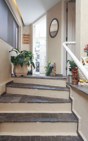 Casa à venda com 200m², 3 quartos e 2 vagas Casa à venda com 200m², 3 quartos e 2 vagasEntrada