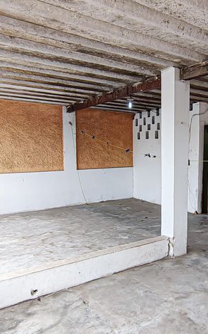 Casa à venda com 195m², 3 quartos e 2 vagas Casa à venda com 195m², 3 quartos e 2 vagasTerraço