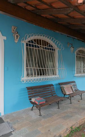 Casa à venda com 455m², 4 quartos e 1 vaga Casa à venda com 455m², 4 quartos e 1 vagaVaranda