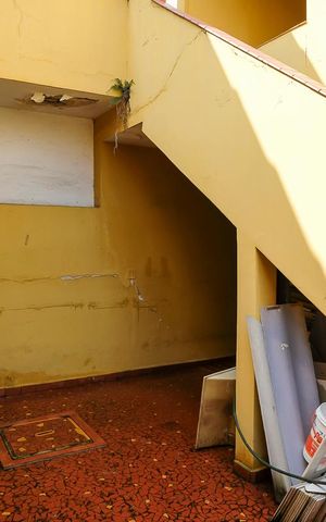 Casa à venda com 250m², 6 quartos e 2 vagasÁrea de serviço
