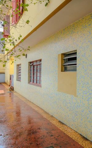 Casa à venda com 250m², 6 quartos e 2 vagasGaragem e quintal
