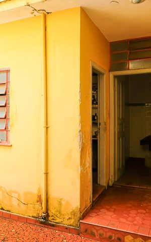 Casa à venda com 250m², 6 quartos e 2 vagasÁrea de serviço